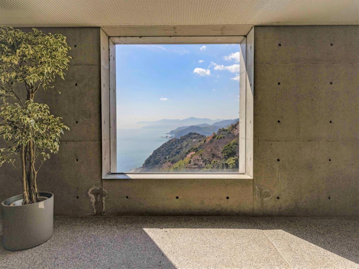 Toto Seawind Awaji Hotel Exterior photo